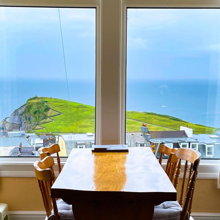Ocean View Apartment Ilfracombe Bagian luar foto